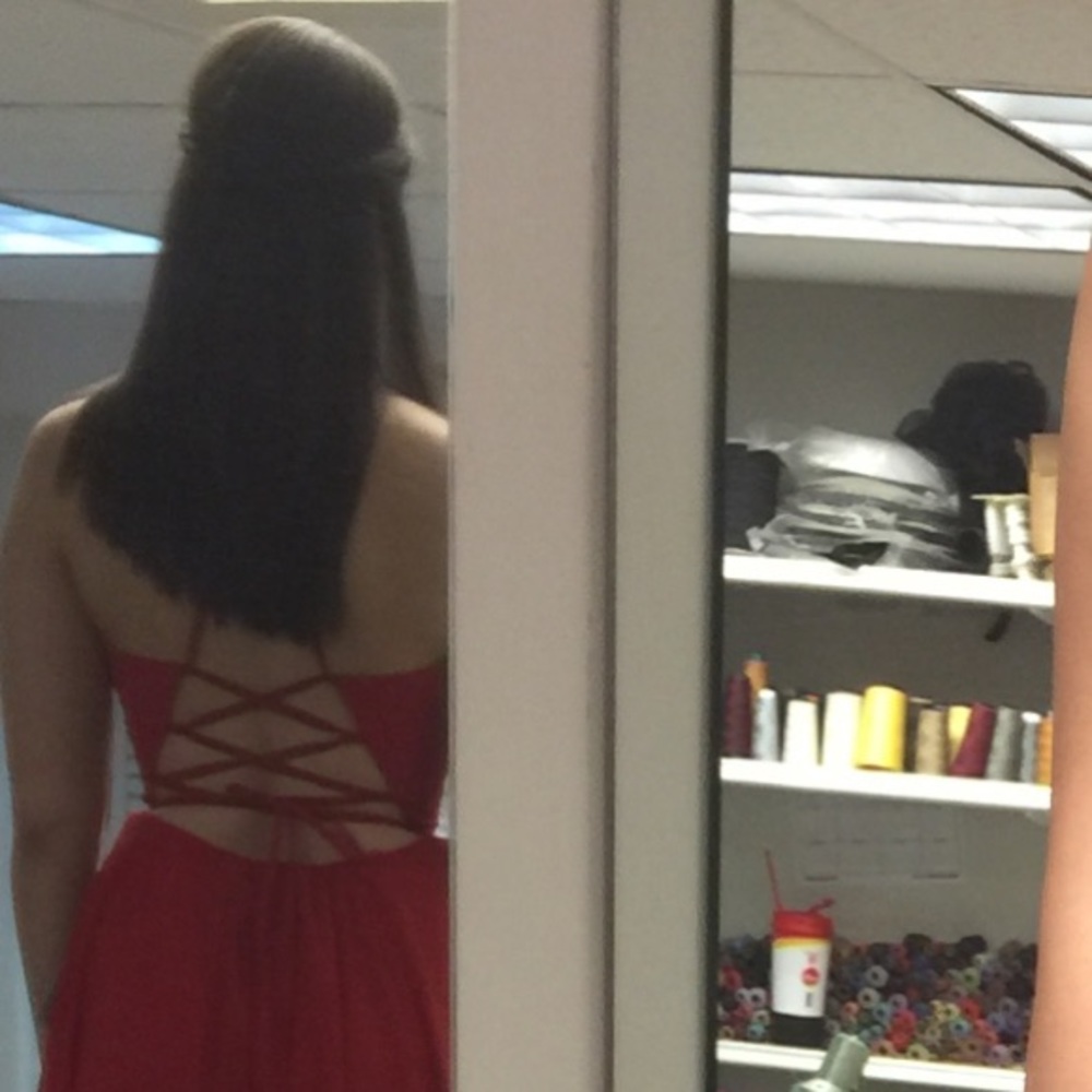 Red Prom dress - Picture 3 of 3